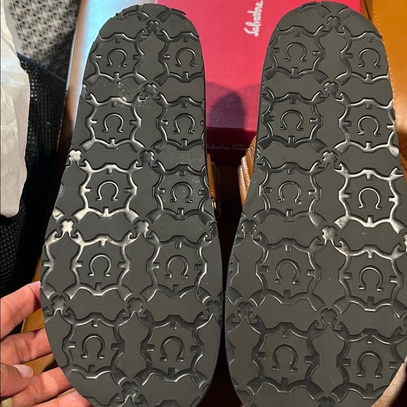 Salvatore Ferragamo Tan Leather Slides - Picture 4 of 5